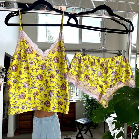 Victorias Secret Two Piece Satin Pajama Cami Tank / Shorts Set - Picture 2 of 7